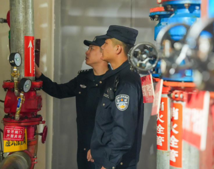 哈密鐵警：“消防體檢”迎戰(zhàn)客流高峰