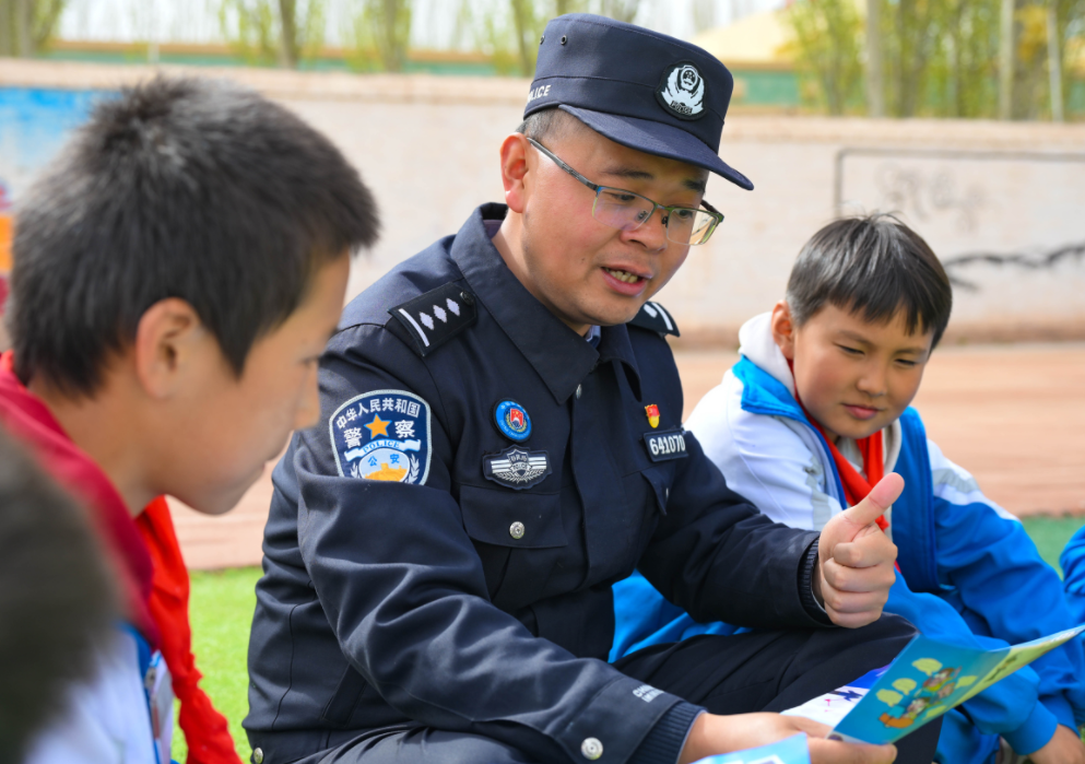 新疆克州：法治護(hù)航青春 安全伴我成長