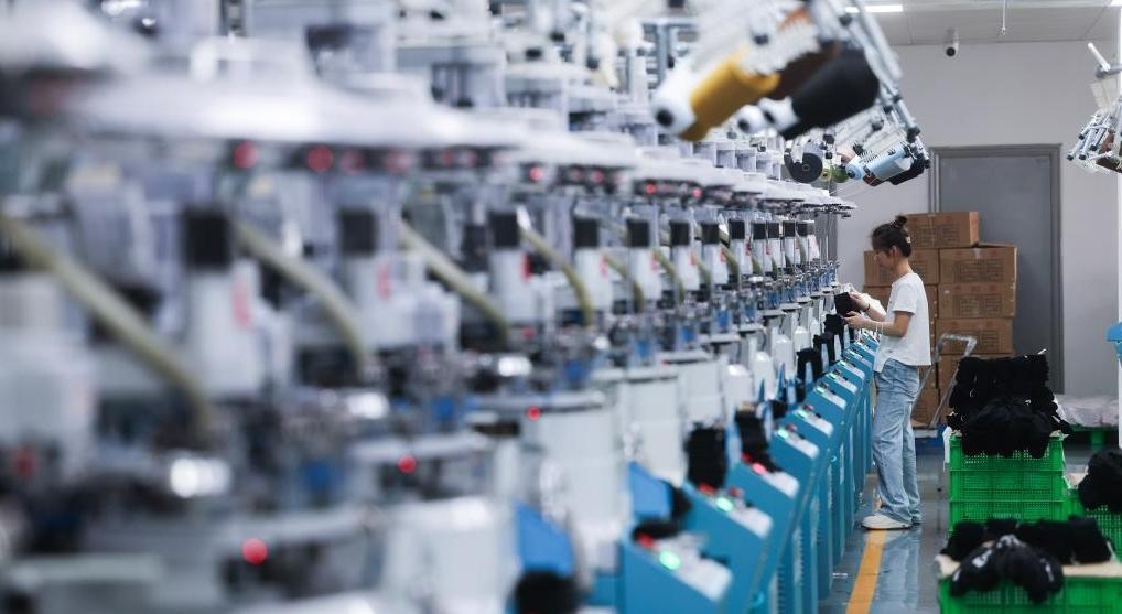 浙江諸暨：國(guó)際襪都做“足”功夫搶單拓市